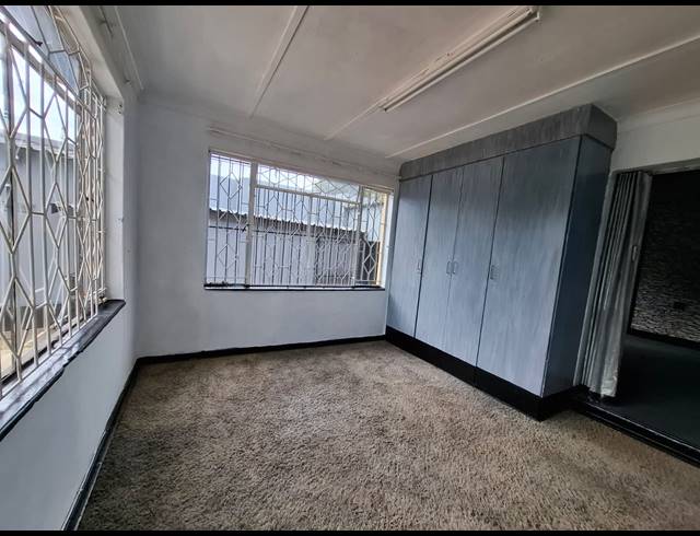 4 BEDROOM HOUSE FOR SALE IN BRENTHURST